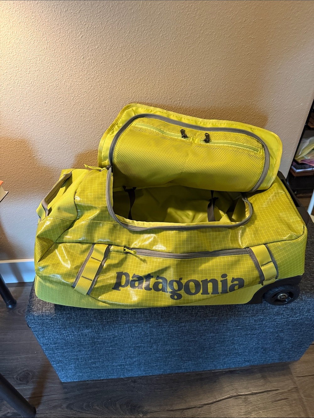 Patagonia Black Hole® Wheeled Duffel